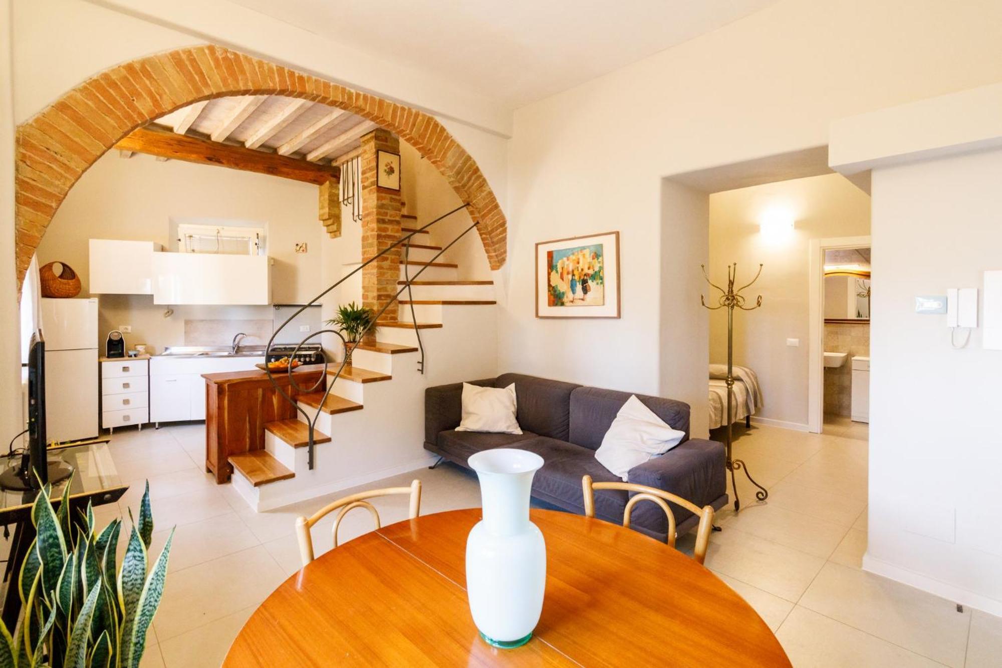 Porta Romana Elegant Apartments With Private Parking! Siena Exterior photo